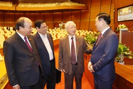 Tổng Bí thư, Chủ tịch nước Nguyễn Phú Trọng với các đồng chí lãnh đạo Đảng, Nhà nước tại phiên họp ngày 2/4. (Ảnh: Trí Dũng/TTXVN)