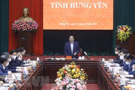 Sáng 23/12, tại Hưng Yên, Thủ tướng Phạm Minh Chính làm việc với lãnh đạo chủ chốt tỉnh Hưng Yên về kết quả kinh tế-xã hội năm 2021; những giải pháp tháo gỡ khó khăn trong sản xuất kinh doanh, đảm bảo an sinh xã hội ứng phó với dịch COVID-19 và giải quyết