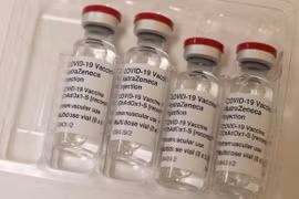 Vaccine ngừa COVID-19 của AstraZeneca. (Ảnh: AFP/TTXVN) 