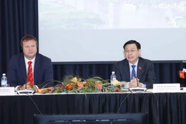 Chủ tịch Quốc hội Vương Đình Huệ đến dự tọa đàm doanh nghiệp Việt Nam-Phần Lan. (Ảnh: Doãn Tấn/TTXVN) 