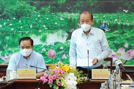 Phó Thủ tướng Thường trực Trương Hòa Bình phát biểu chỉ đạo tại buổi làm việc. (Ảnh: Đức Hạnh/TTXVN)