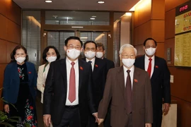 Tổng Bí thư Nguyễn Phú Trọng, Chủ tịch Quốc hội Vương Đình Huệ và các đại biểu dự phiên bế mạc Kỳ họp thứ hai, Quốc hội khóa XV. (Ảnh: Trí Dũng/TTXVN) 