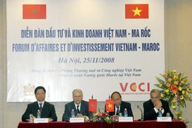 Trong chuyến thăm chính thức Việt Nam, ngày 25/11/2008, Thủ tướng Maroc Abbas El Fassi đến dự và phát biểu tại Diễn đàn Doanh nghiệp Việt Nam-Maroc. (Ảnh: Nhan Sáng/TTXVN) 