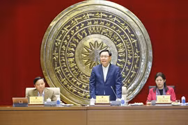 Chủ tịch Quốc hội Vương Đình Huệ phát biểu tại buổi làm việc. (Ảnh: Doãn Tấn/TTXVN)
