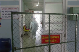 Đến ngày 1/7, Bệnh viện dã chiến Tuy Hòa đã thu dung và điều trị cho 40 ca dương tính với SARS-CoV-2. (Ảnh: Xuân Triệu/TTXVN)