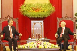 Tổng Bí thư Nguyễn Phú Trọng tiếp Ủy viên Quốc vụ, Bộ trưởng Ngoại giao Trung Quốc Vương Nghị thăm chính thức Việt Nam và dự Phiên họp lần thứ 13 Ủy ban Chỉ đạo hợp tác song phương Việt Nam-Trung Quốc. (Ảnh: Trí Dũng/TTXVN) 