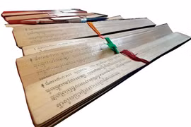 Các bộ kinh lá buông tại chùa Soài So, An Giang. (Nguồn: baoangiang.com.vn) 