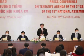 Tổng Thư ký, Chủ nhiệm Văn phòng Quốc hội Bùi Văn Cường chủ trì buổi họp báo về dự kiến Chương trình Kỳ họp thứ hai, Quốc hội khóa XV. (Ảnh: Trọng Đức/TTXVN)