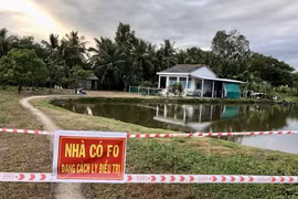 F0 điều trị tại nhà đều được ngành y tế Bạc Liêu treo bảng theo dõi. (Ảnh: Tuấn Kiệt/TTXVN)