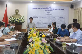 Chủ tịch UBND tỉnh Hà Nam Trương Quốc Huy phát biểu chỉ đạo tại cuộc họp. (Ảnh: Thanh Tuấn/TTXVN) 