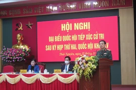Đại tướng Phan Văn Giang, Bộ trưởng Quốc phòng phát biểu tại hội nghị tiếp xúc cử tri Thái Nguyên. (Ảnh: Trần Trang/TTXVN)