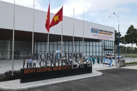 Bình Dương đưa vào vận hành bệnh viện dã chiến quy mô 1.500 giường phòng chống dịch COVID-19. (Ảnh: Chí Tưởng/TTXVN) 