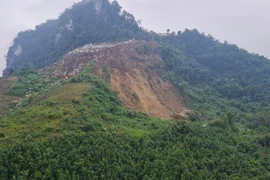 Mỏ đá đang làm ảnh hưởng đến người dân thôn 6 Làng Cang, xã Phong Dụ Hạ với diện tích khoảng 4ha. (Ảnh: Tuấn Anh/TTXVN)
