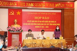 Quang cảnh buổi họp báo công bố kết quả bầu cử của tỉnh Quảng Ninh. (Ảnh: Văn Đức/TTXVN)