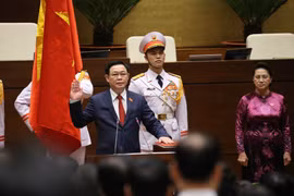 Chủ tịch Quốc hội Vương Đình Huệ tuyên thệ. (Ảnh: Dương Giang/TTXVN)