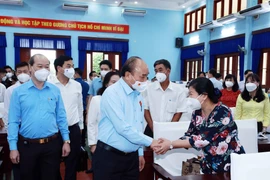 Chủ tịch nước Nguyễn Xuân Phúc tiếp xúc cử tri Thành phố Hồ Chí Minh