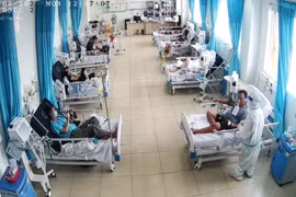 Những bệnh nhân đầu tiên điều trị tại Bệnh viện điều trị COVID-19 Hoàn Mỹ Thủ Đức. (Ảnh: Đinh Hằng/TTXVN)