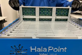 Hệ thống mô phỏng thần kinh Hala Point của Intel. (Nguồn: ZDNet)