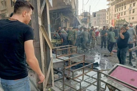 Hiện trường vụ nổ bom tại thị trấn Sayyida Zeinab, ngoại ô Damascus, Syria, ngày 27/7/2023. (Ảnh: AFP/TTXVN)