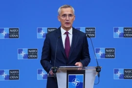 Tổng thư ký NATO Jens Stoltenberg phát biểu tại một cuộc họp báo ở Brussels, Bỉ. (Ảnh: AFP/TTXVN)