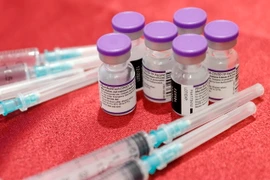 Vaccine phòng COVID-19 của hãng dược Pfizer-BioNTech. (Ảnh: AFP/TTXVN)