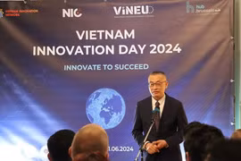 Đại sứ Việt Nam tại Đức, Vũ Quang Minh phát biểu tai sự kiện. (Ảnh: Hương Giang/TTXVN)