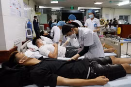 Đến sáng 6/4, sức khỏe của 92 công nhân Công ty TNHH sản xuất giày Chung Jye nghi bị ngộ độc thực phẩm đã cơ bản ổn định. (Ảnh minh họa: Thái Hùng/TTXVN)
