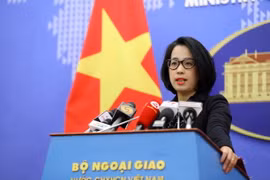 Người Phát ngôn Bộ Ngoại giao Phạm Thu Hằng trả lời các câu hỏi của các cơ quan báo chí. (Ảnh: Văn Điệp/TTXVN)