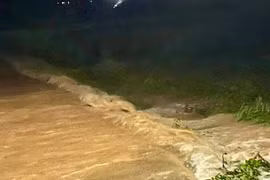 Chính quyền địa phương đã huy động lực lượng, phối hợp với người dân tìm kiếm người bị mất tích. (Ảnh minh họa: TTXVN phát)