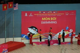 Lễ thượng cờ và trao huy chương cho các vận động viên. (Ảnh: Trần Lê Lâm/TTXVN)