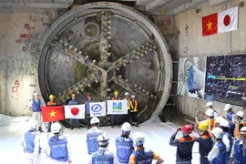 Lễ đón máy khoan hầm thứ 2 tuyến metro Bến Thành-Suối Tiên. (Ảnh: Trần Xuân Tình/TTXVN)