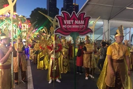 Đoàn nghệ sỹ Việt Nam chuẩn bị diễu hành và biểu diễn nghệ thuật tại Lễ hội Chingay 2019. (Nguồn: CTV)