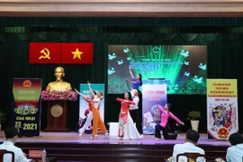 Một tiểu phẩm được trình diễn tại hội thi. (Ảnh: Xuân Khu/TTXVN)