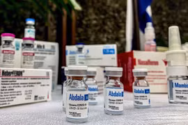 Vaccine Abdala. (Ảnh: AFP/TTXVN)