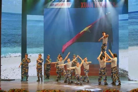 Tiết mục nghệ thuật tại chương trình. (Ảnh: Tuấn Đức/TTXVN)