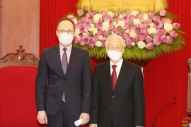 Tổng Bí thư Nguyễn Phú Trọng tiếp Đại sứ Liên bang Nga Gennady Bezdetko. (Ảnh: Trí Dũng/TTXVN)