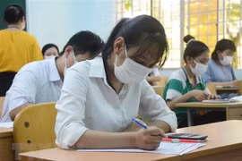 [Video] Vì sao điểm chuẩn ngành sư phạm, báo chí cao chót vót?