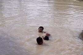 Thừa Thiên-Huế: Hai cháu bé tử vong do đuối nước ở ao cá sau nhà