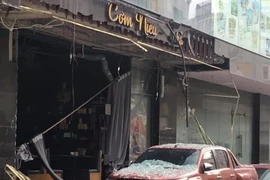 Hiện trường vụ nổ. (Ảnh: Đức Hiếu/TTXVN)