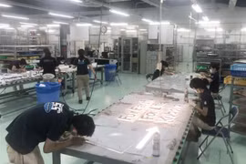 Việc thực hiện lưu trú giúp một số doanh nghiệp ở tỉnh Đồng Nai thực hiện 'mục tiêu kép.' (Ảnh: TTXVN)