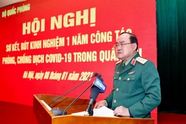 Thượng tướng Trần Đơn, Thứ trưởng Bộ Quốc phòng, Trưởng Ban Chỉ đạo phòng, chống dịch COVID Bộ Quốc phòng kết luận hội nghị. (Ảnh: Dương Giang/TTXVN)
