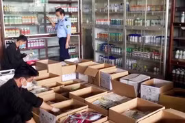 Thu giữ hơn 7.700 sản phẩm thuốc bảo vệ thực vật không rõ nguồn gốc