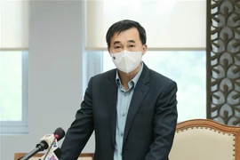 Thứ trưởng Bộ Y tế Trần Văn Thuấn phát biểu. (Ảnh: Doãn Tấn/TTXVN)