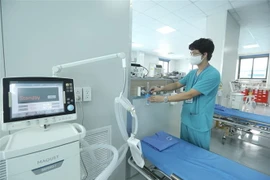 Bên trong khu tiếp đón cấp cứu của Bệnh viện điều trị người bệnh COVID-19. (Ảnh: Minh Quyết/TTXVN)