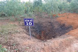 Miệng hầm số 10 trong 12 miệng hầm khu Địa đạo Gò Quánh. (Ảnh: Phạm Kha/TTXVN)