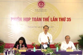 Chủ nhiệm Ủy ban Pháp luật Hoàng Thanh Tùng chủ trì phiên họp. (Ảnh: Tường Vi/TTXVN)