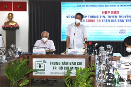 Ông Phạm Đức Hải, Phó Trưởng Ban Chỉ đạo phòng, chống dịch COVID-19 Thành phố Hồ Chí Minh phát biểu tại buổi họp báo. (Ảnh: Xuân Tình/TTXVN)