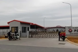Công ty TNHH Điện tử POYUN Việt Nam tại thành phố Chí Linh đã đóng cửa trong sáng 30/1. (Ảnh: Mạnh Tú/TTXVN)