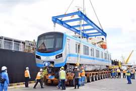 Một toa xe của đoàn tàu tuyến metro số 1. (Ảnh: Tiến Lực/TTXVN)