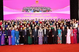 Chủ tịch Quốc hội Nguyễn Thị Kim Ngân, Thủ tướng Nguyễn Xuân Phúc với các đại biểu. (Ảnh: Trọng Đức/TTXVN)